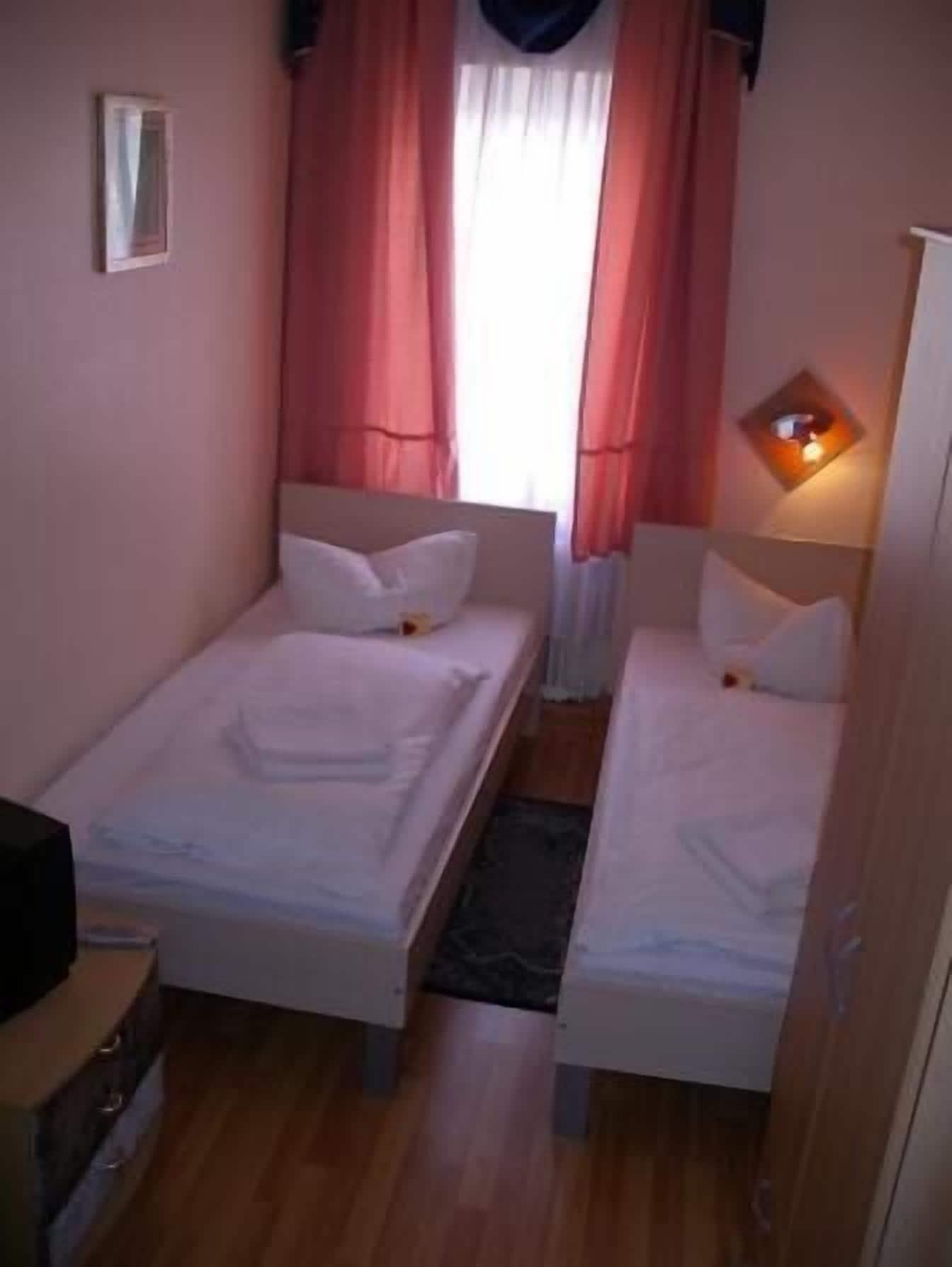Hotel Garni Djaran Όφενμπαχ Εξωτερικό φωτογραφία
