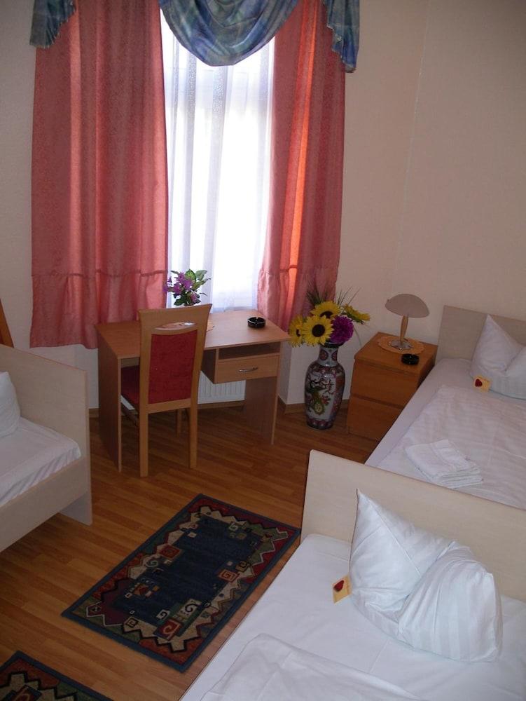 Hotel Garni Djaran Όφενμπαχ Εξωτερικό φωτογραφία