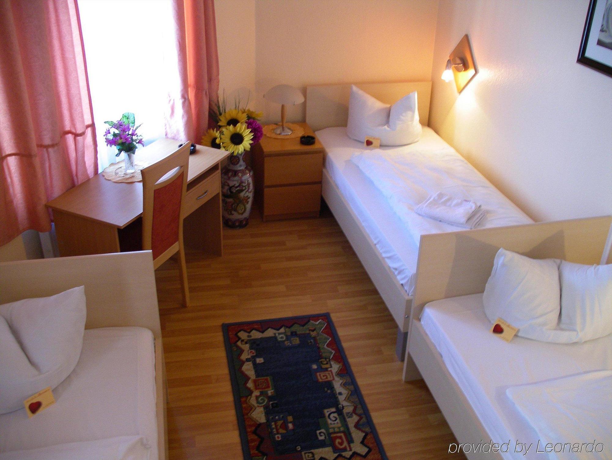 Hotel Garni Djaran Όφενμπαχ Δωμάτιο φωτογραφία